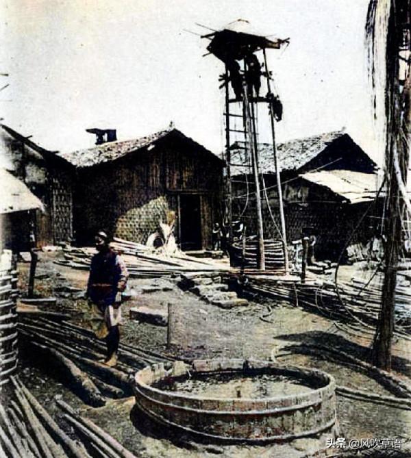 清末時期的武漢漢口，巨人高達兩米二八，街頭挑茶工絡繹不絕