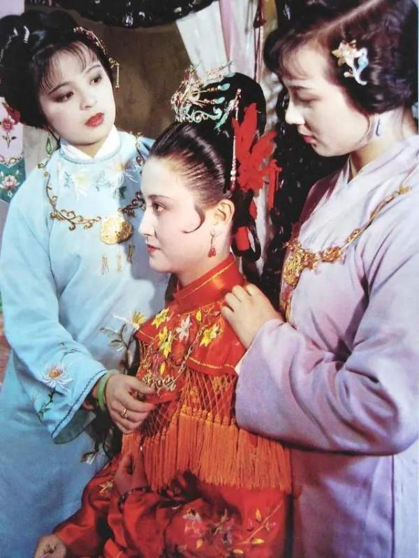 迎春被孫家折磨，賈母一向疼愛孫女，為何冷漠無情不管不問？