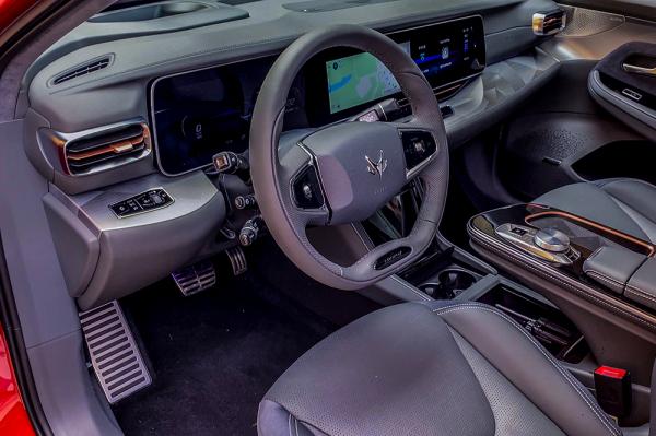 真實試駕極狐阿爾法S：底盤超穩，智慧輔助駕駛系統有點意思！