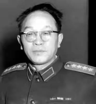 開國少將回鄉探親，放牛老漢好心搭載，聊到一半忽然被喊&OpenCurlyDoubleQuote;父親&rdquo;