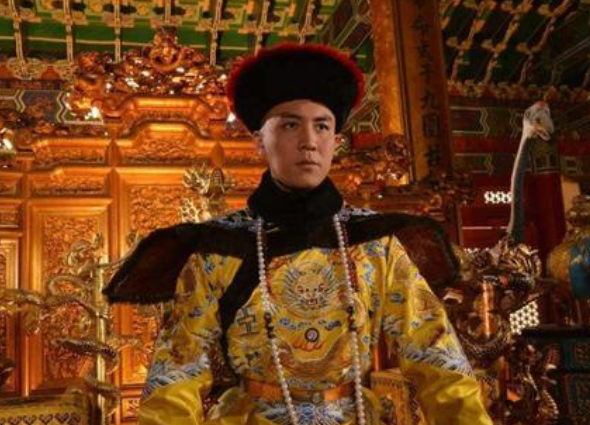 故宮隆宗門的門匾上有一個箭頭,200多年了,為什麼還沒有拔掉? 故宮隆宗門的門匾上有一個箭頭,200多年了,為什麼還沒有拔掉?