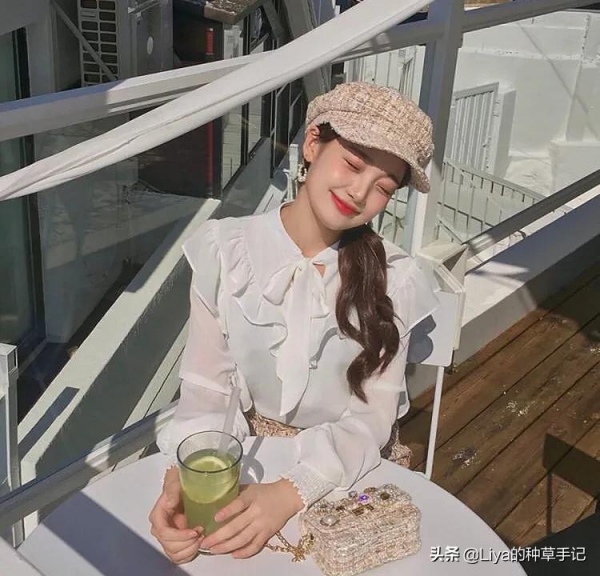 別再披頭散髮了！這3款秋日髮型，又美又撩人