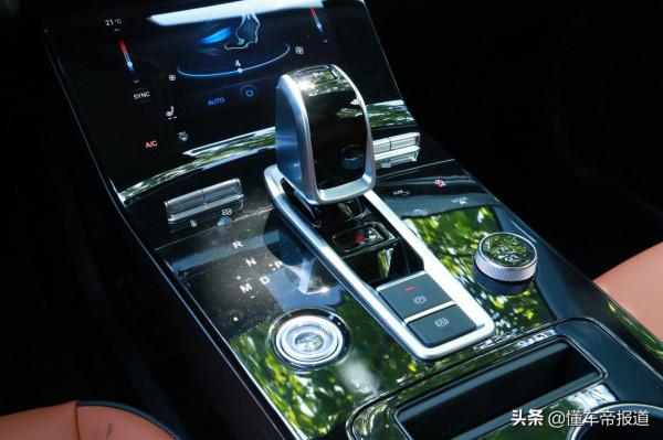 新車｜駕乘感受舒適，2.0T動力充沛！試駕奇瑞瑞虎8鯤鵬版