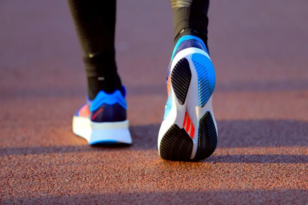 集齊ADIOS PRO 2、PRIME X和BOSTON 10後，我就能不斷挑戰速度極限