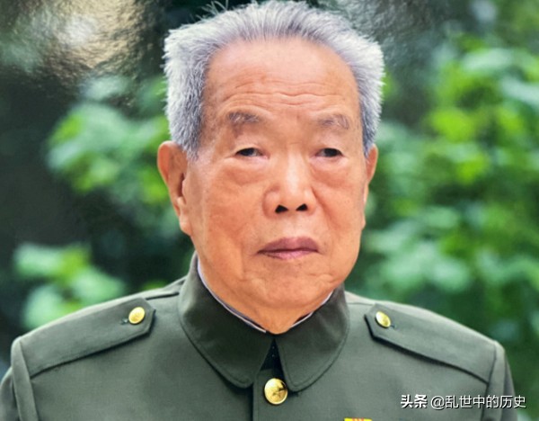 180師被困鷹峰，多次遇敵受阻，團長：不再分散突圍