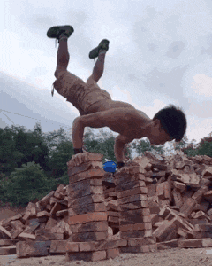 每天搬磚做體力活，為什麼練不出健身房裡那樣的肌肉呢？