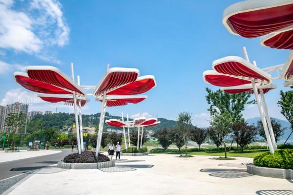 這個建在三峽大壩旁的小城，實力很強卻很低調，擁有大美風光風物