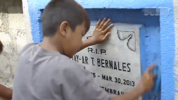 紀錄片《馬尼拉守墓人》，讓我見識了比鬼更可怕的東西，那就是窮