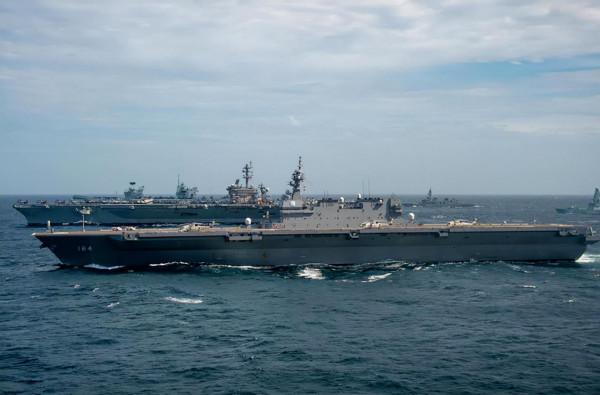 怕被一窩端?美軍航母在南海練捱打,解放軍備好“打狗棒”看他演 怕被一窩端?美軍航母在南海練捱打,解放軍備好“打狗棒”看他演