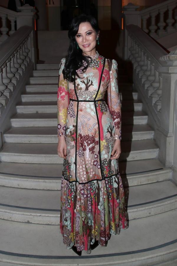 鄧文迪的“名媛裙”挺提氣質,時尚又端莊,霸氣十足展現個性 鄧文迪的“名媛裙”挺提氣質,時尚又端莊,霸氣十足展現個性