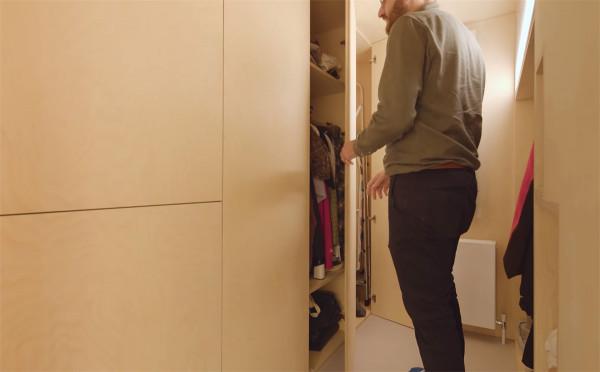 他翻新29㎡蝸居：拆掉隔斷做全開放空間，利用3米4層高做夾層臥室