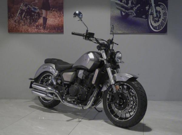 奔達巡航太子車BOX400,水冷雙缸36.7馬力,配19L油箱,不到3萬 奔達巡航太子車BOX400,水冷雙缸36.7馬力,配19L油箱,不到3萬