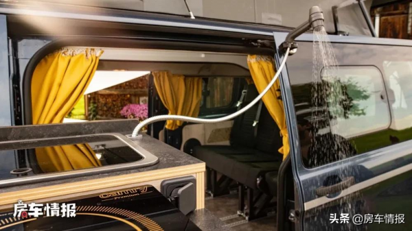 福特露營車有創意！佈局隨心變最多坐9人，上下2張床能放摩托車