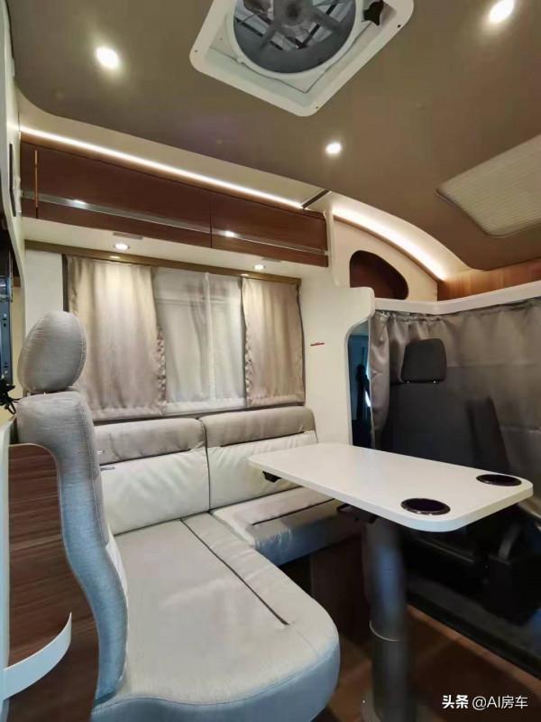 時尚經濟還好開的福特跨界旅行車！個性化設計，一家3口輕鬆生活