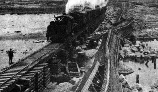 英雄無聲:他用身體做鋼軌螺絲,90分鐘扛著18列火車駛過 英雄無聲:他用身體做鋼軌螺絲,90分鐘扛著18列火車駛過