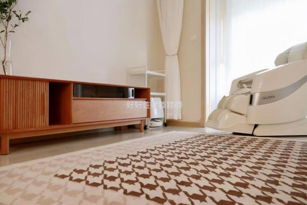 抄作業！客廳顯大的秘密，她家這4招最實用