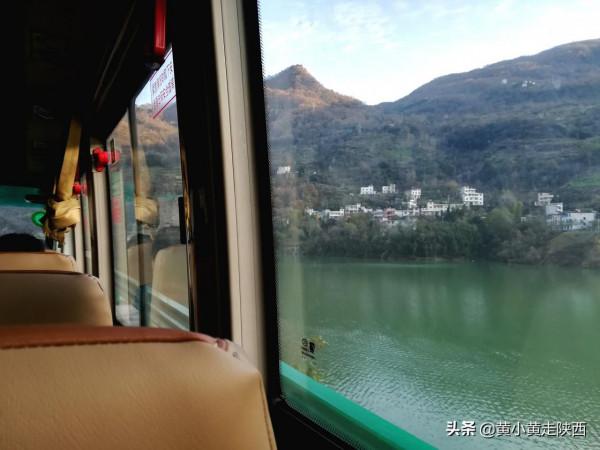 一個人深夜到陝南，到了一個荒郊野外的火車站，壯膽住30元小旅館