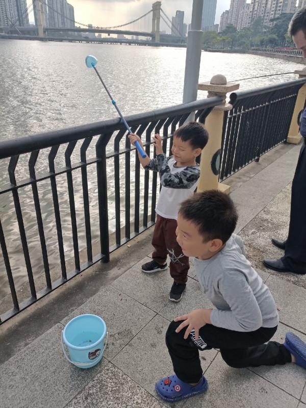 「雙11」半下午,一家人,一份餌,三條魚,盡享親子垂釣之樂… 「雙11」半下午,一家人,一份餌,三條魚,盡享親子垂釣之樂…