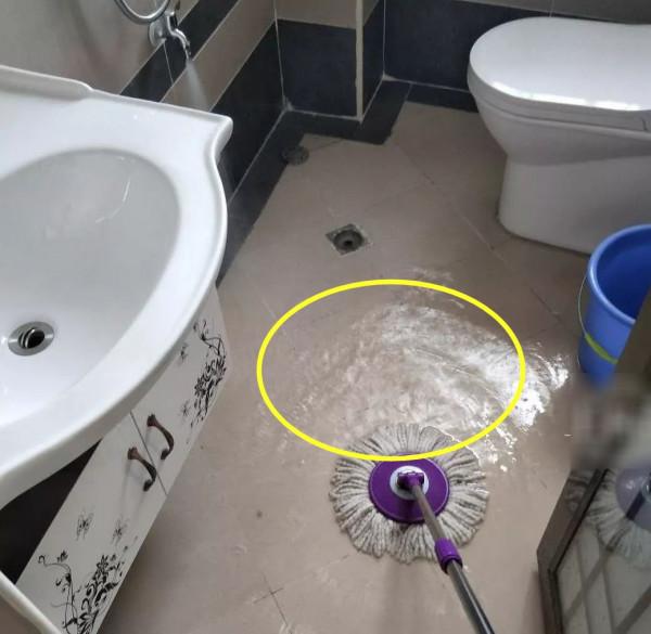 全家人都嫌棄，乾溼分離也做好了，衛生間裡為什麼還是溼噠噠的？