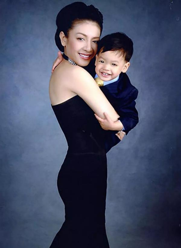 20歲舞女西拉米被泰王看中成為王后,為何被削髮為尼,近況又怎樣 20歲舞女西拉米被泰王看中成為王后,為何被削髮為尼,近況又怎樣