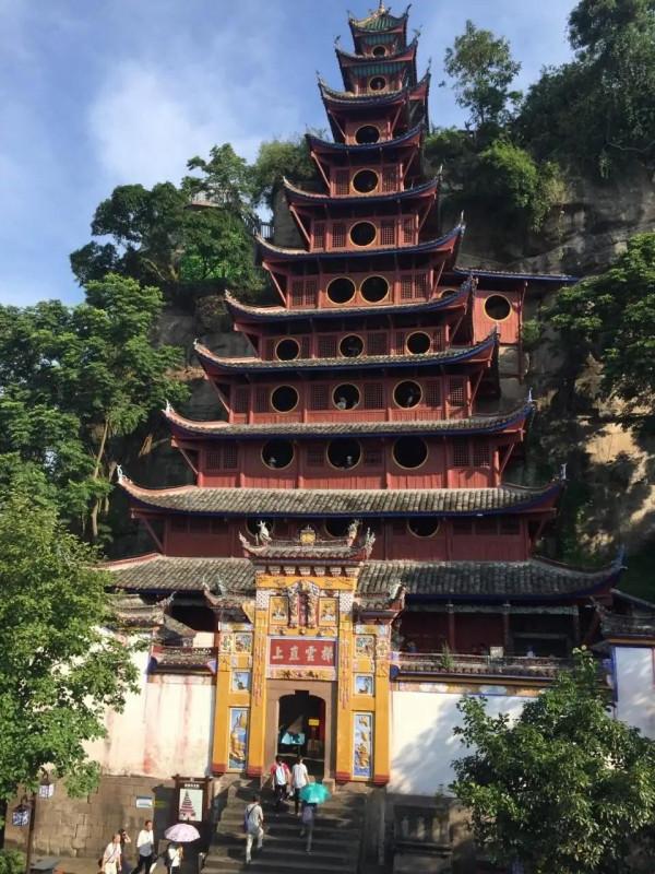 全國17個懸崖絕壁上奇觀建築,除了樂山大佛與懸空寺:你知道幾個 全國17個懸崖絕壁上奇觀建築,除了樂山大佛與懸空寺:你知道幾個