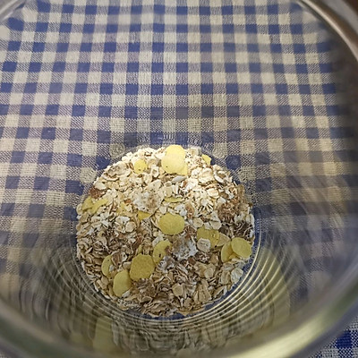 懶人的減脂早餐&mdash;&mdash;隔夜燕麥杯