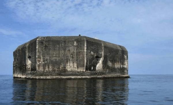 美軍的“不沉戰列艦”,用混凝土建造,與日軍對轟半年毫髮無傷 美軍的“不沉戰列艦”,用混凝土建造,與日軍對轟半年毫髮無傷