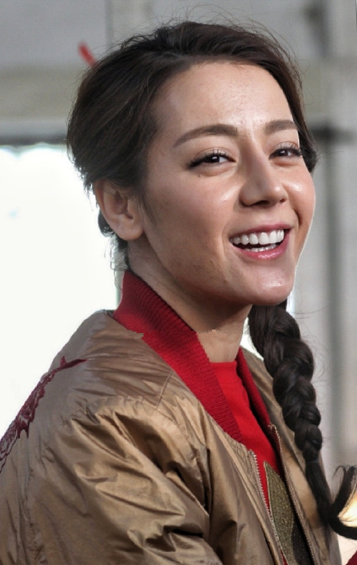 油膩、爆痘、皺紋，14位女星未修生圖曝光，個個顛覆你的想象