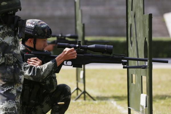 訓練不降溫，看武警官兵火熱大練兵