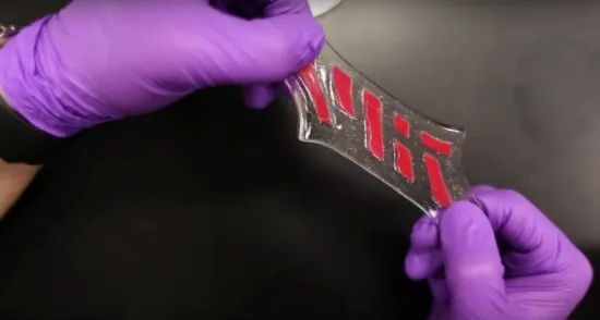 華人團隊發明手術級強力膠帶：快速外科止血，拯救成千上萬生命