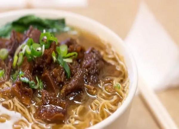 為何有些美國華人撿廢品幹清潔也不回故鄉創業享福？