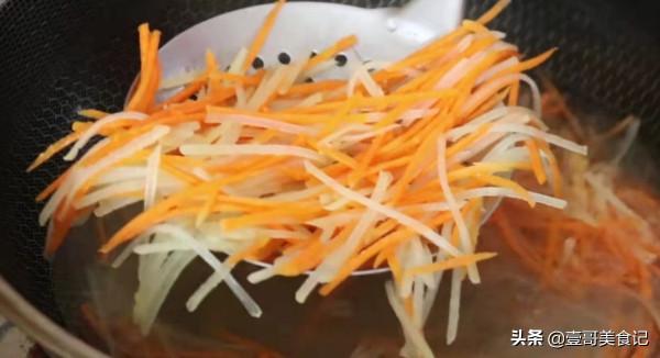 萵筍最下飯的做法,酸脆爽口,比肉還香,我家一週吃5次,超解饞 萵筍最下飯的做法,酸脆爽口,比肉還香,我家一週吃5次,超解饞