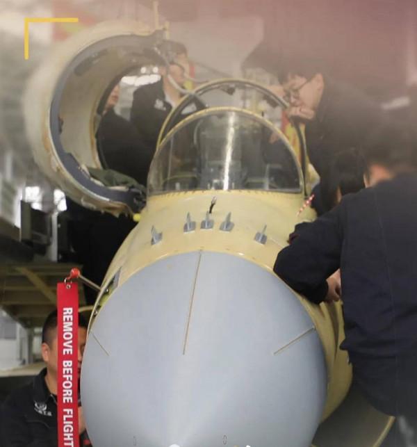 國產“地表最強米格-21”再升級！裝AIFF系統，增加先敵攻擊能力