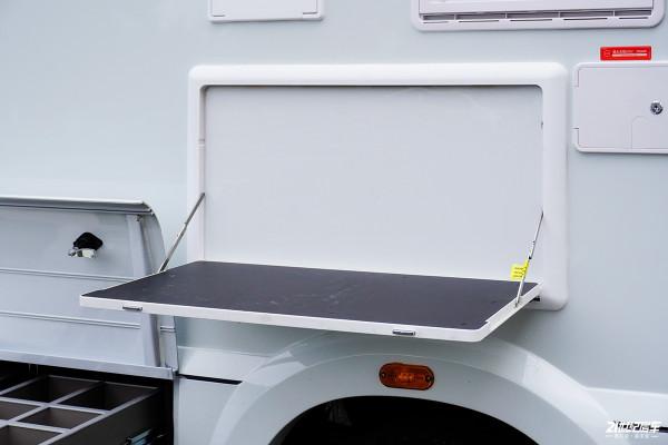 小額頭有兩張床,L型會客區滿足多人使用,新星新依途T600 小額頭有兩張床,L型會客區滿足多人使用,新星新依途T600