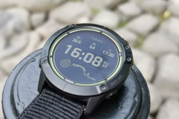 Garmin Enduro手錶:超長續航,通勤+運動至少1個月都不需充電 Garmin Enduro手錶:超長續航,通勤+運動至少1個月都不需充電