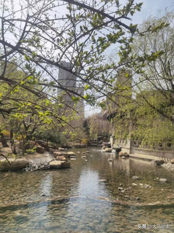 人間四月芳菲盡