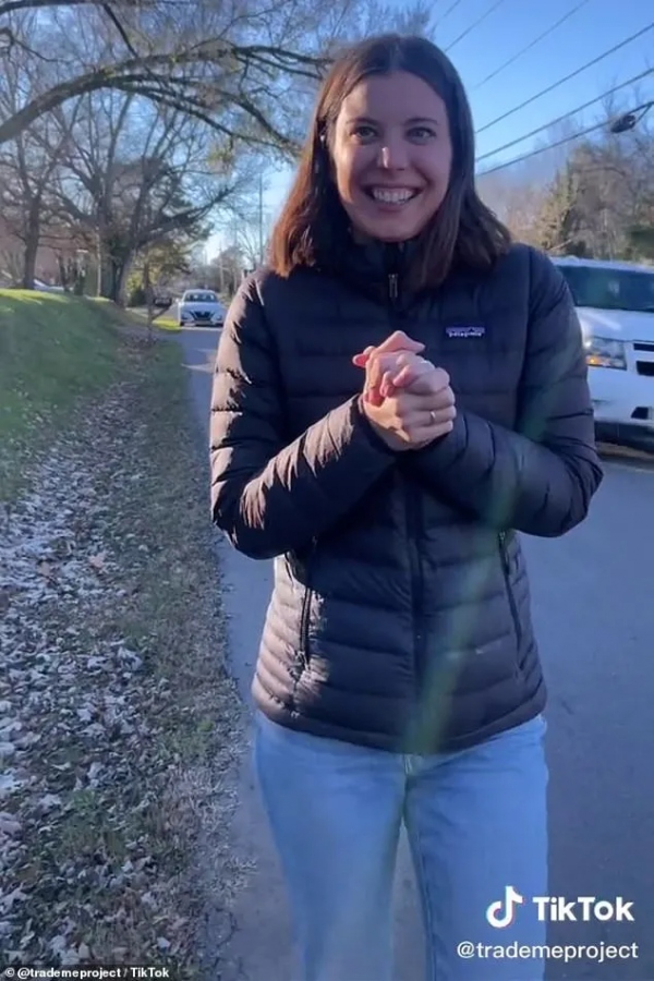 外國妹紙想用一個小發卡,跟別人換一棟房子,最後居然成功了 外國妹紙想用一個小發卡,跟別人換一棟房子,最後居然成功了