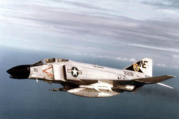 故事：3個蹩腳克格勃特工，戲劇般地偷取先進美式響尾蛇導彈