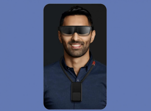 這是潮還是蠢？Motorola掛在脖子上的5G頸帶讓VR眼鏡變輕了？