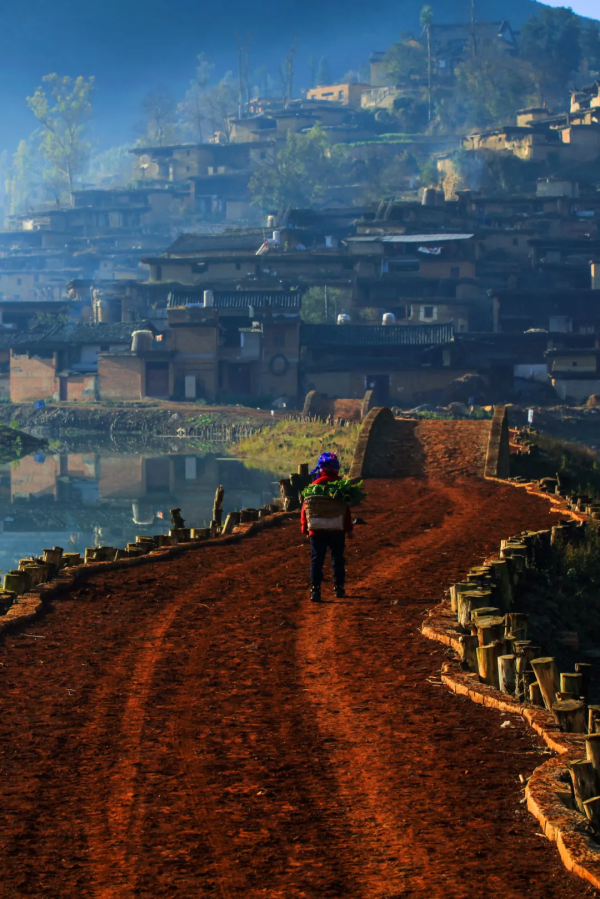 紅河秘境古村 數百間土掌房猶如城堡