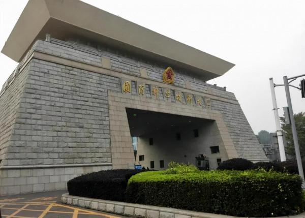 帶你瞭解軍校招收應屆高中畢業生的幾項基本條件