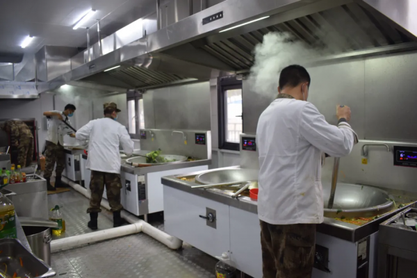 年前搬新家！拆裝式營房，來了