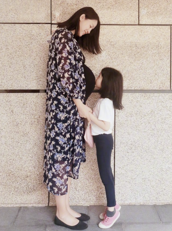 生下兒子才罷休？這7位在2021年生下孩子的豪門兒媳，各個不容易