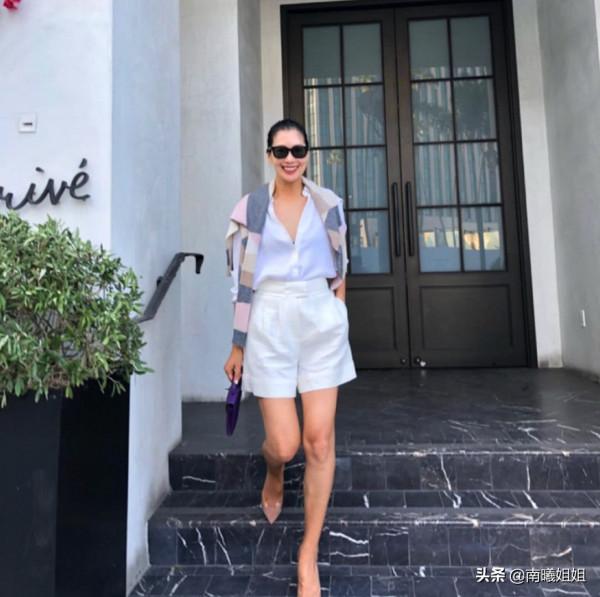 今年流行“穿短不穿長”,這三件下裝正受寵,40歲女人穿時髦減齡 今年流行“穿短不穿長”,這三件下裝正受寵,40歲女人穿時髦減齡