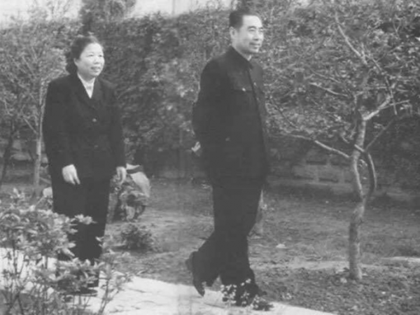 周總理臨終前，親自點名要趙煒前來，這一次是為了他心愛的小超