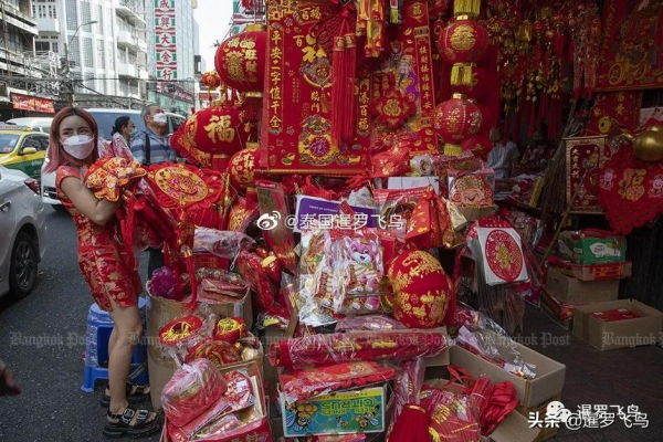 泰國年味兒特別濃，唐人街是春節大廟會，各大商場爭奇鬥豔拼裝飾