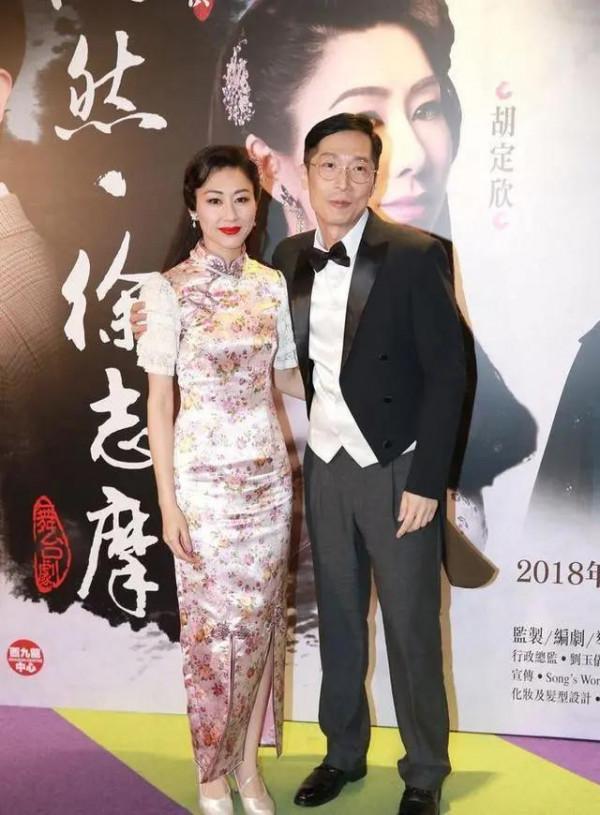 TVB當家花旦胡定欣,明明穿旗袍這麼好看,卻被造型師坑成大媽 TVB當家花旦胡定欣,明明穿旗袍這麼好看,卻被造型師坑成大媽