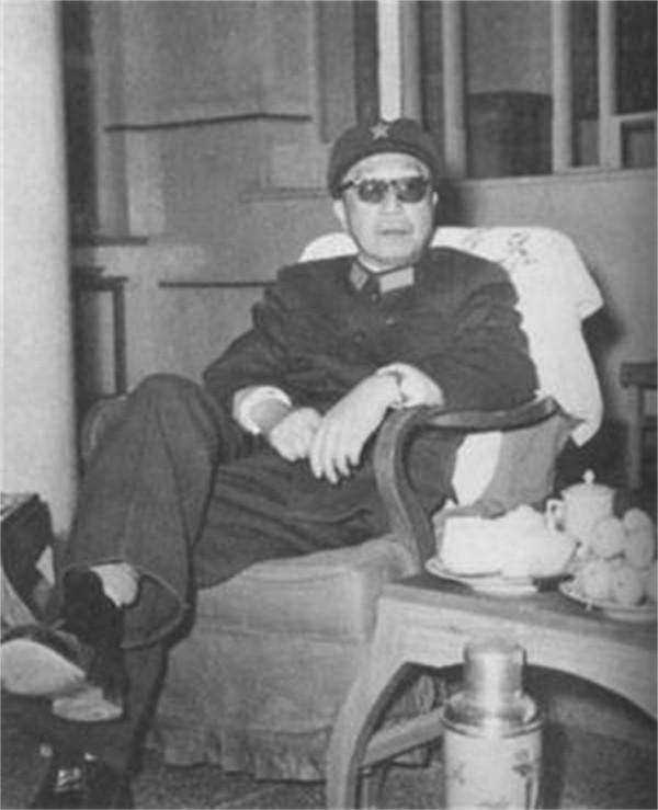 1964年原子彈爆炸成功，周總理：報紙刊登照片需裁掉地面