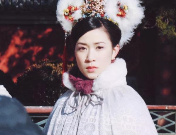 《金枝欲孽》中玉瑩、爾淳、安茜三人，為什麼只有爾淳活了下來？