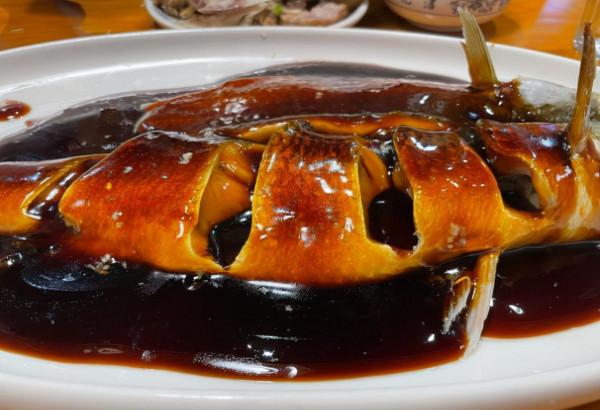 杭州這家特色館子,傳承經典杭州味道,人均85,遊客吃了就後悔 杭州這家特色館子,傳承經典杭州味道,人均85,遊客吃了就後悔